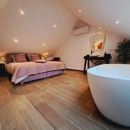 Un Sous Roche 라로셰안알데네