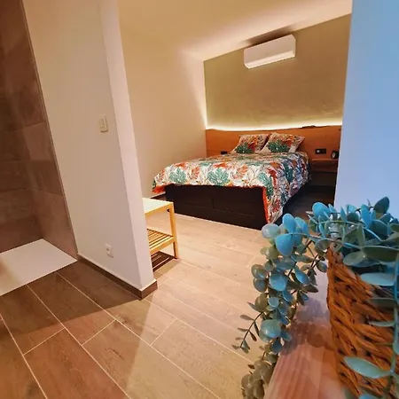 Un Sous Roche 라로셰안알데네