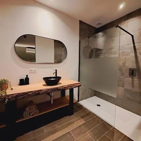 Un Sous Roche 펜션 *