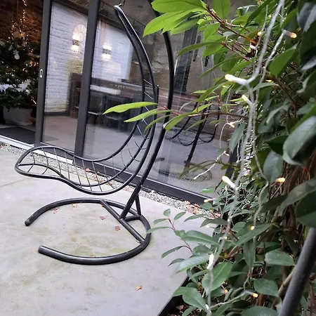 펜션 Un Sous Roche 라로셰안알데네